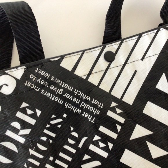 LULULEMON LARGE MANIFESTO REUSABLE TOTE BAG - Picture 6 of 16